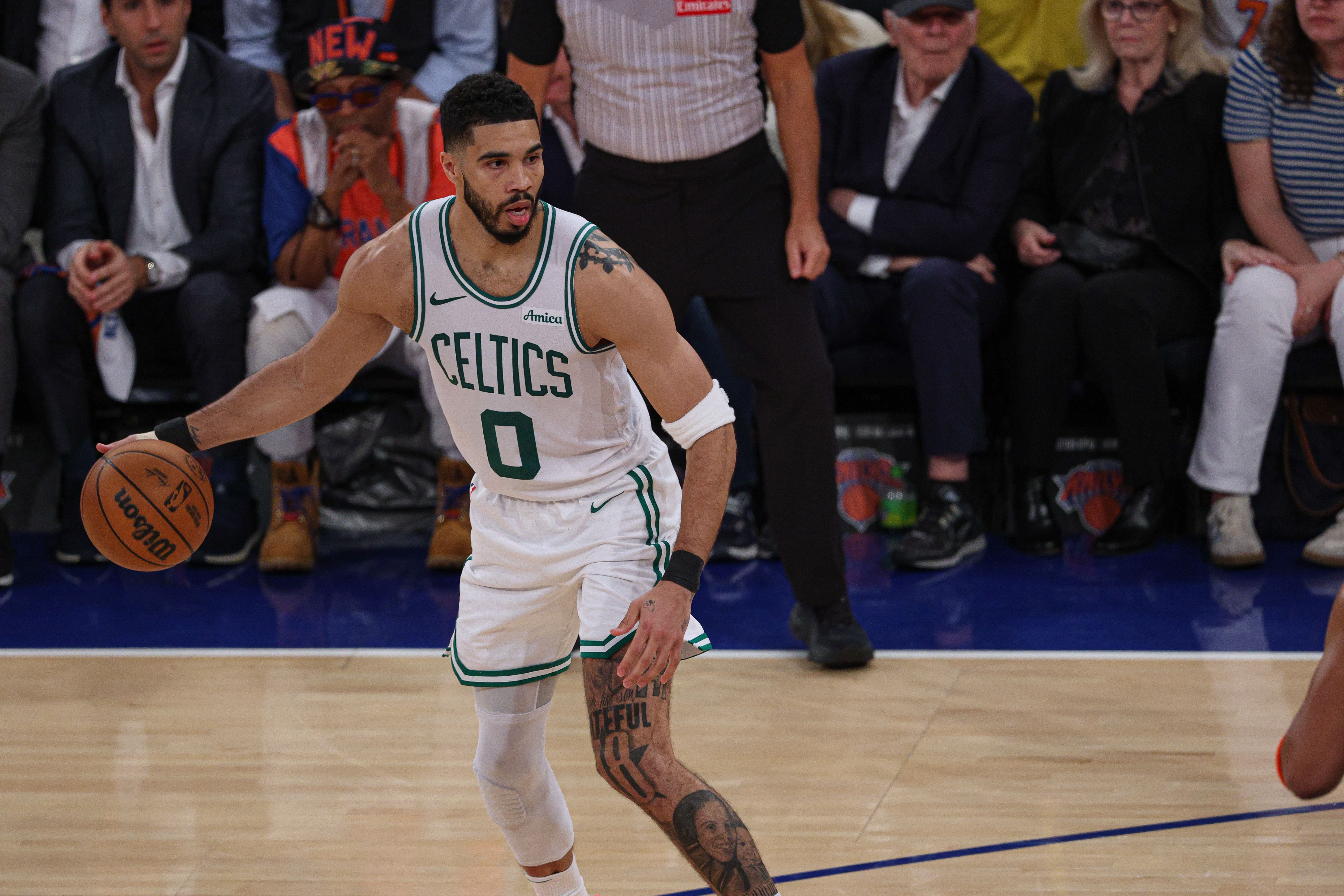 世界杯高清直播-奎塔：我和塔图姆的配合越来越好 我一直琢磨怎么让他打得更轻松